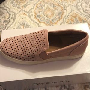 Women’s Frye & Co. slip on, blush color